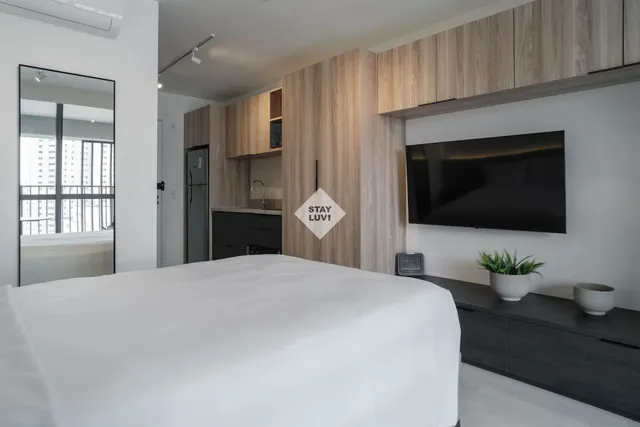 Studio nos Jardins, São Paulo, com decoração moderna