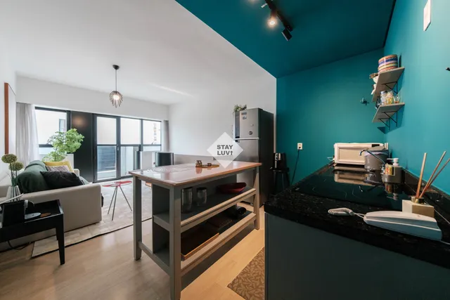 Apartamento mobiliado em bairro residencial arborizado da região da Pampulha em Belo Horizonte