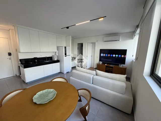 Maquete de empreendimento residencial com apartamentos modernos em construção